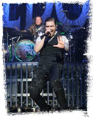 Frontman Brent Smith und Drummer Barry Kerch live in Las Vegas. © Getty Images 